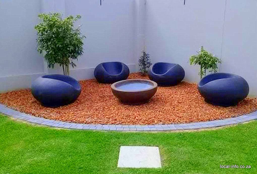 Ornamental concrete garden furniture and fountains 